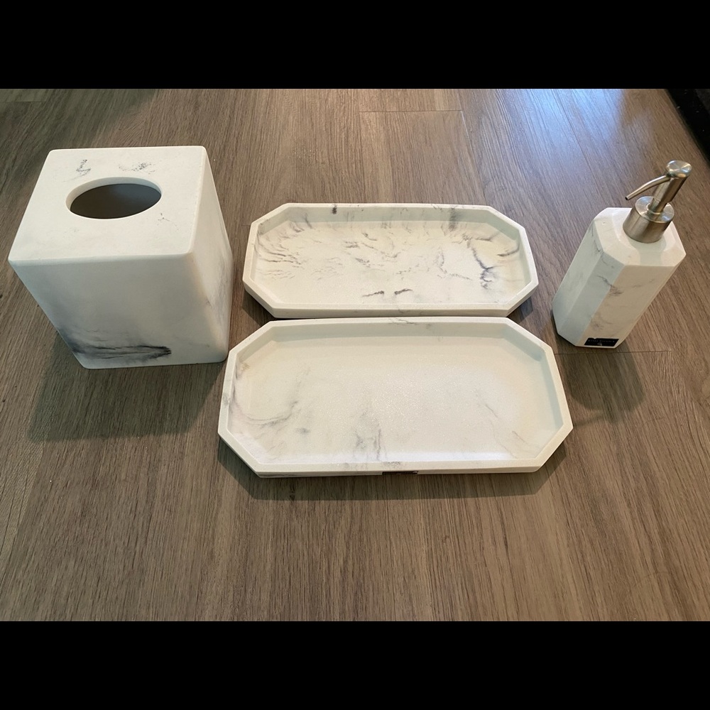 Alike new: set of authentic marble bathroom essentials